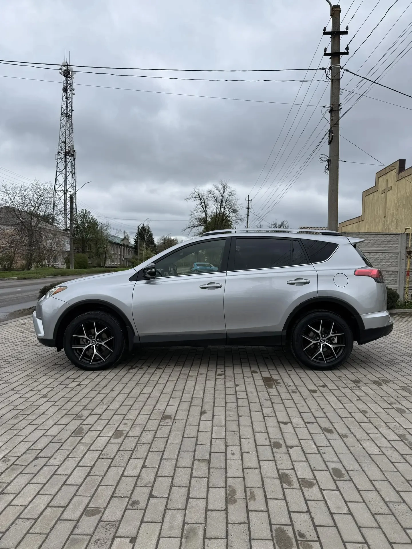 Toyota RAV4, 2017г, полный привод, автомат