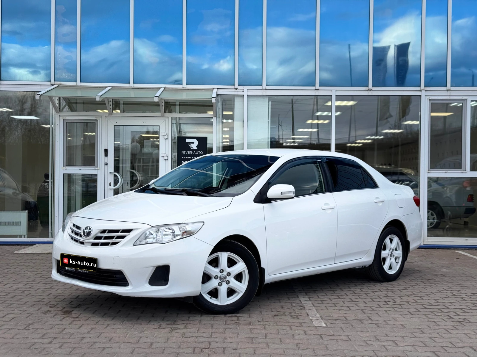 Toyota Corolla, 2012г, передний привод, автомат