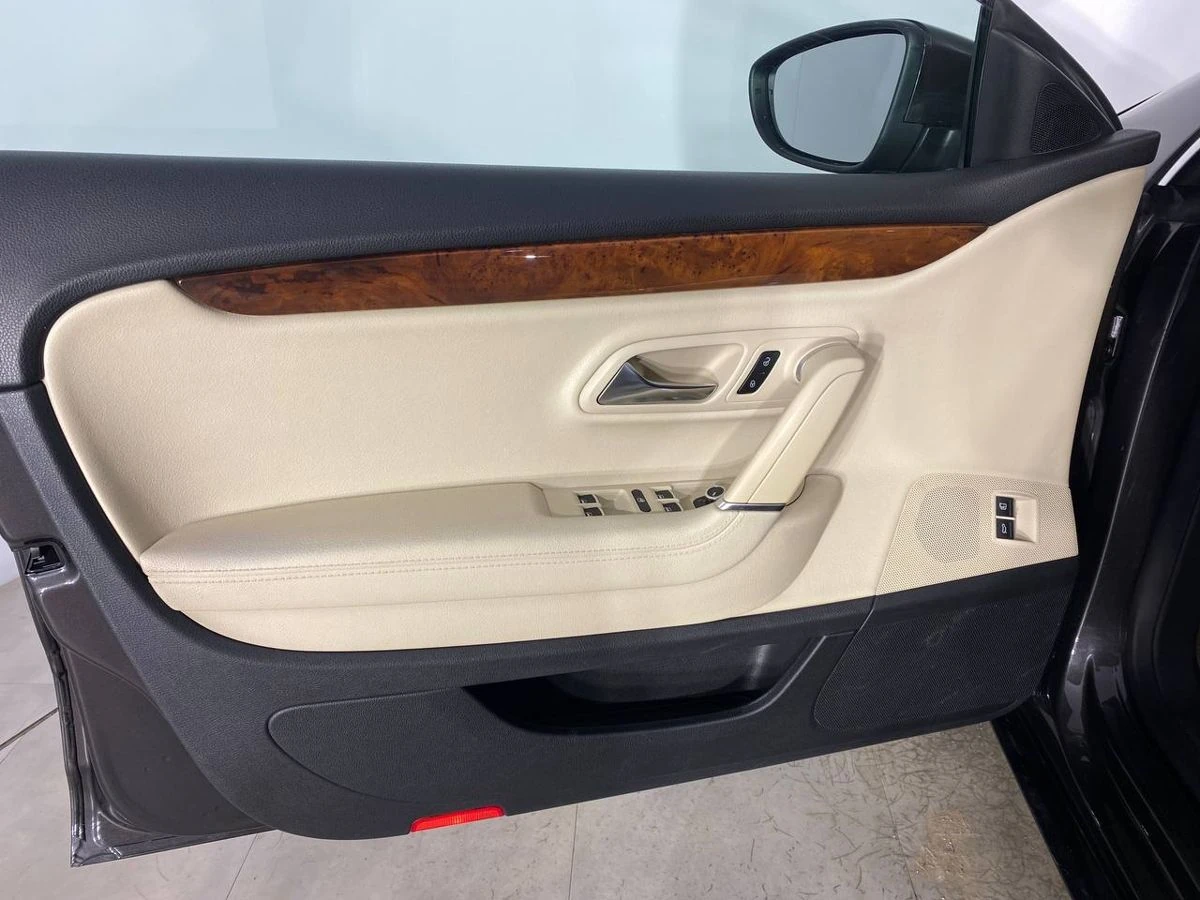 Volkswagen Passat CC, 2011г., передний привод, робот