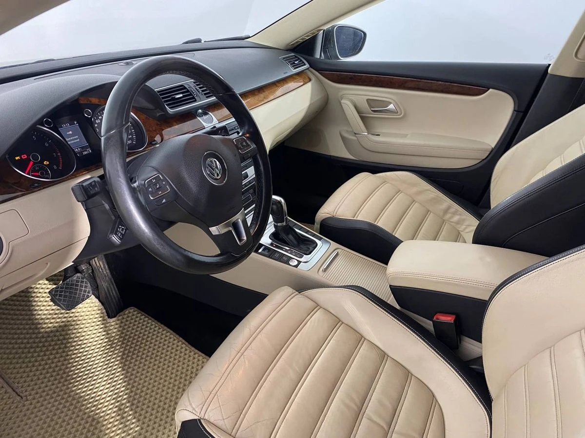 Volkswagen Passat CC, 2011г., передний привод, робот