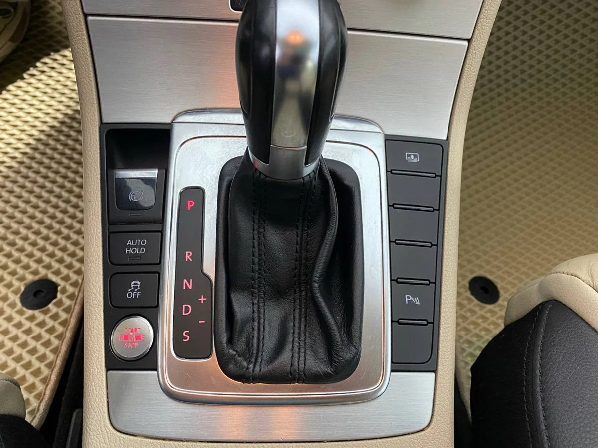 Volkswagen Passat CC, 2011г., передний привод, робот