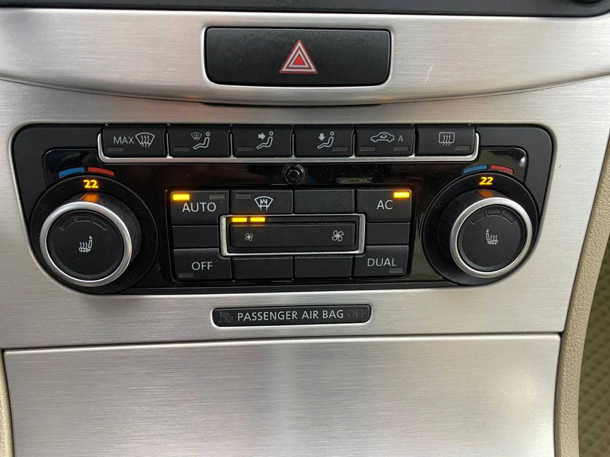 Volkswagen Passat CC, 2011г., передний привод, робот