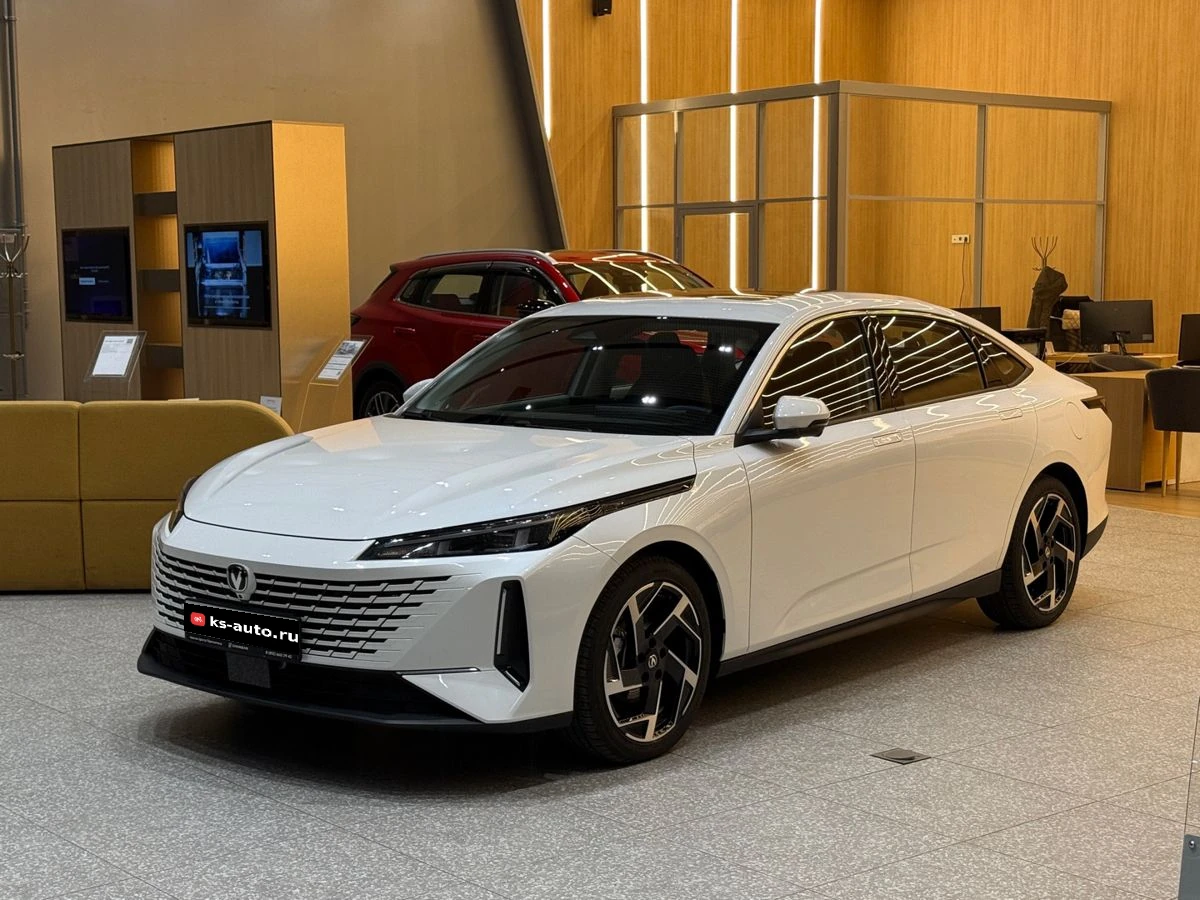 Changan Lamore, 2024г, передний привод, робот