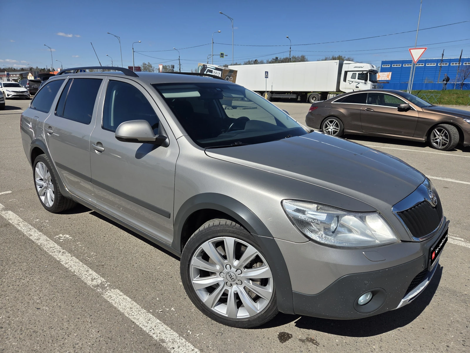 Skoda Octavia, 2010г, полный привод, механика