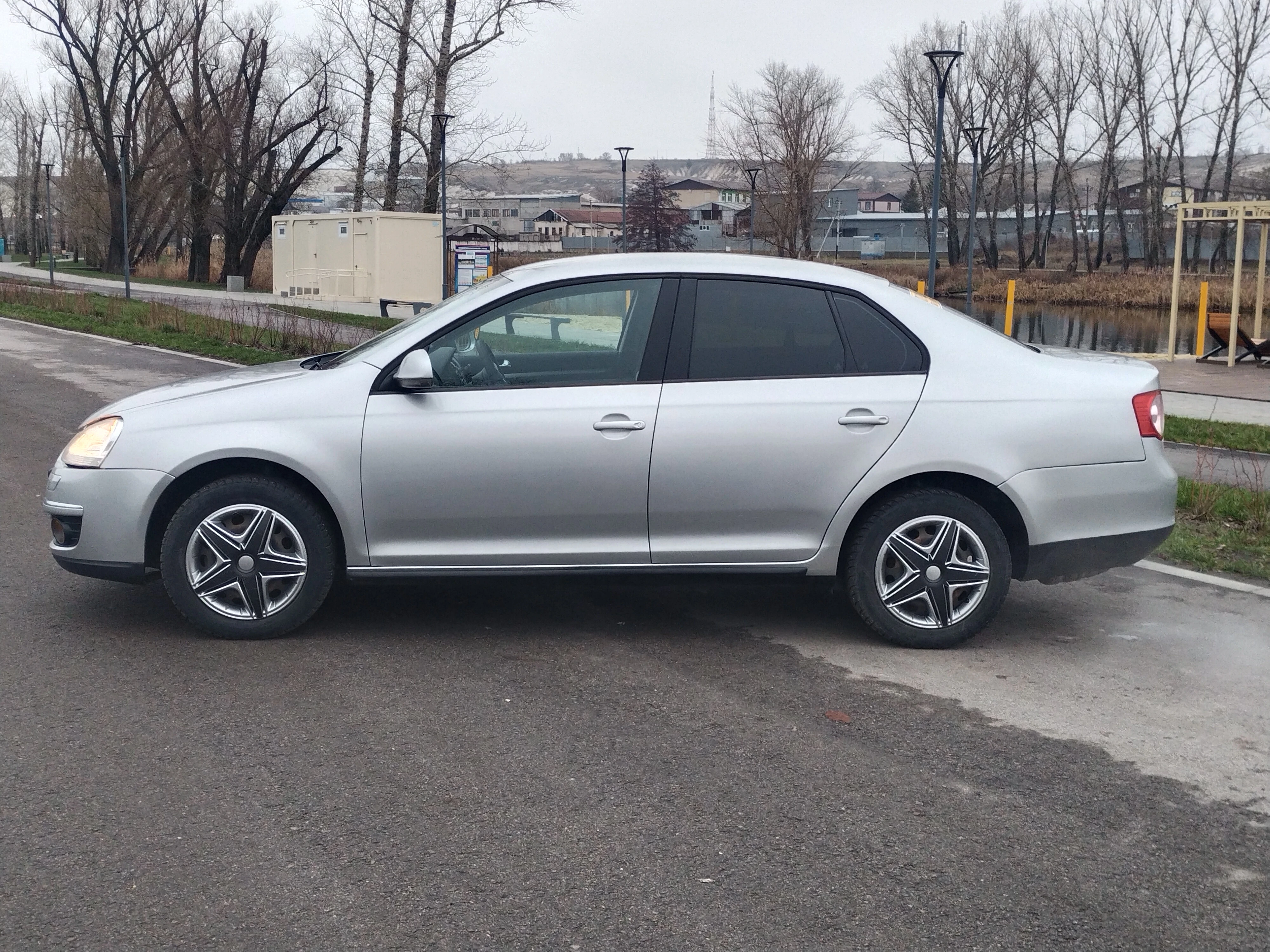 Volkswagen Jetta, 2010г, передний привод, робот