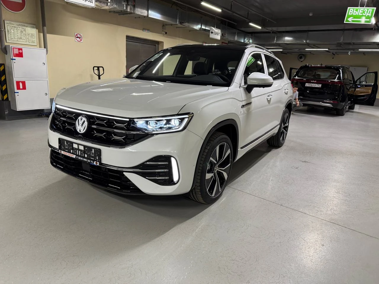 Volkswagen Tayron, 2024г., полный привод, робот