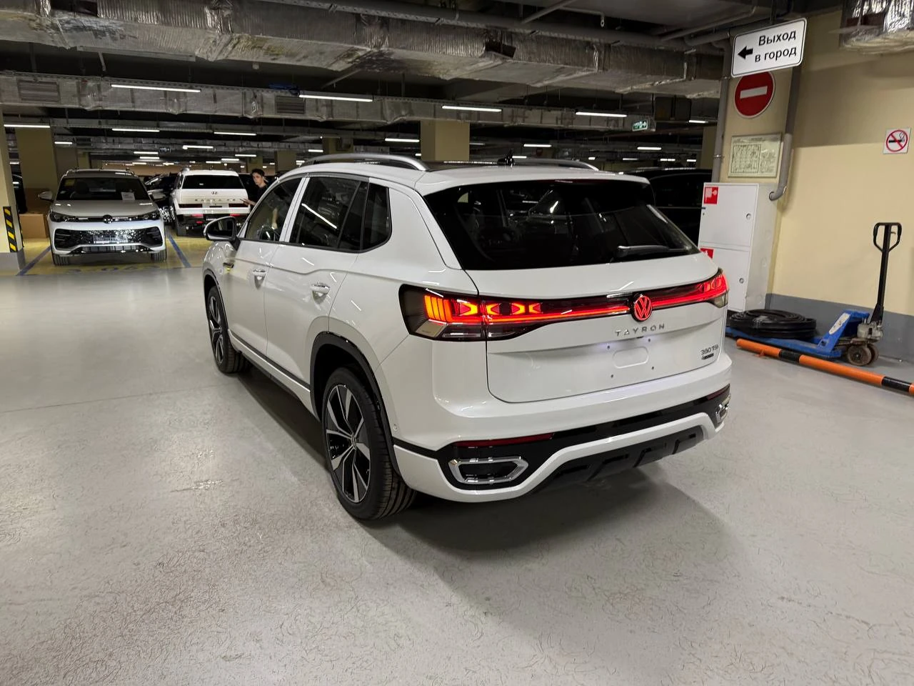 Volkswagen Tayron, 2024г, полный привод, робот