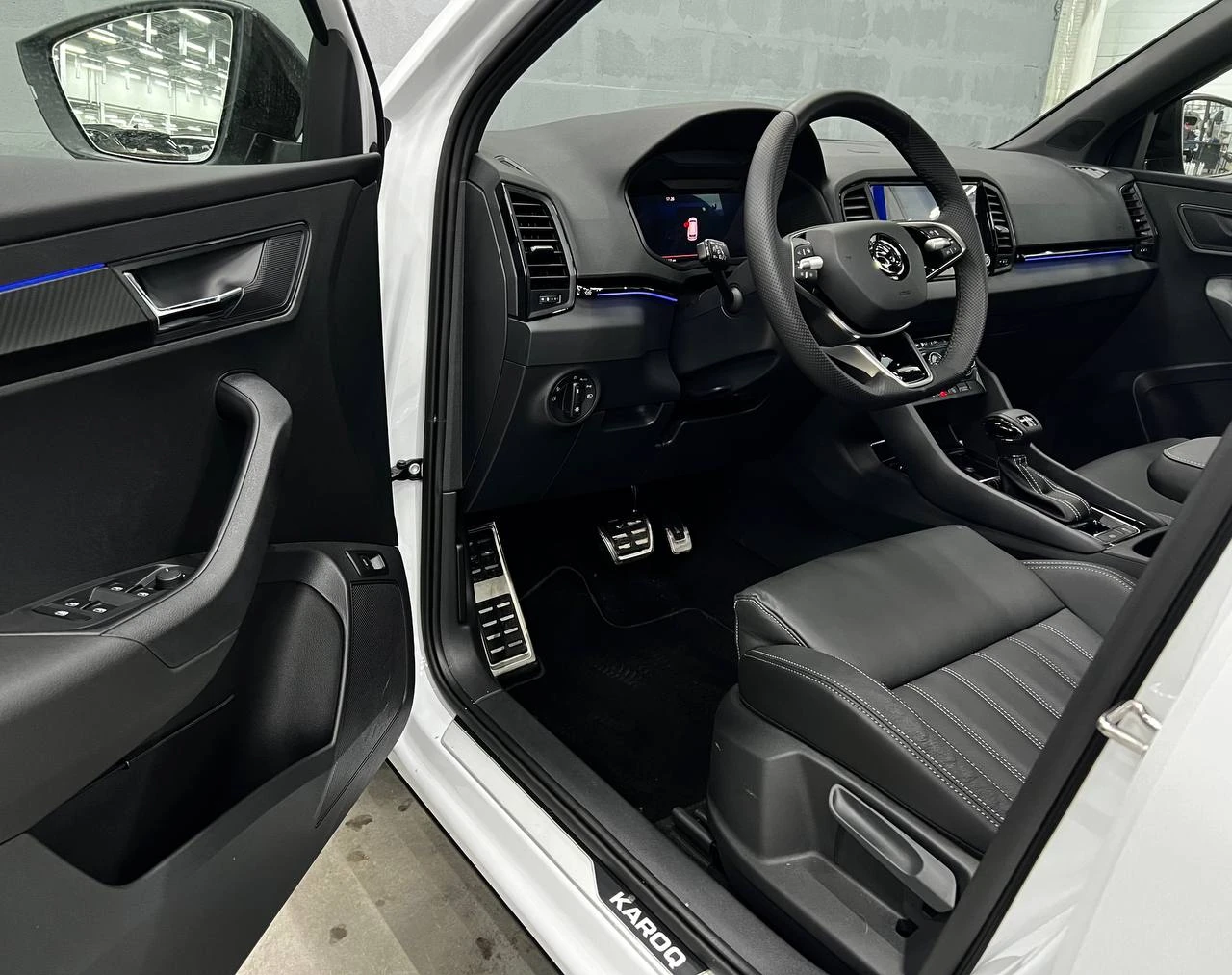 Skoda Karoq, 2024г., передний привод, робот
