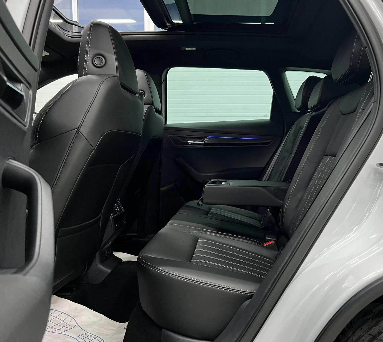 Skoda Karoq, 2024г., передний привод, робот