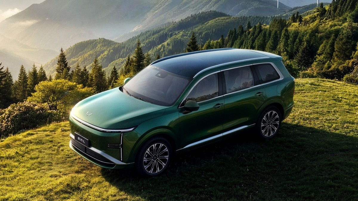Новый китайский кроссовер Wuling Starlight L получил умеренную силовую установку