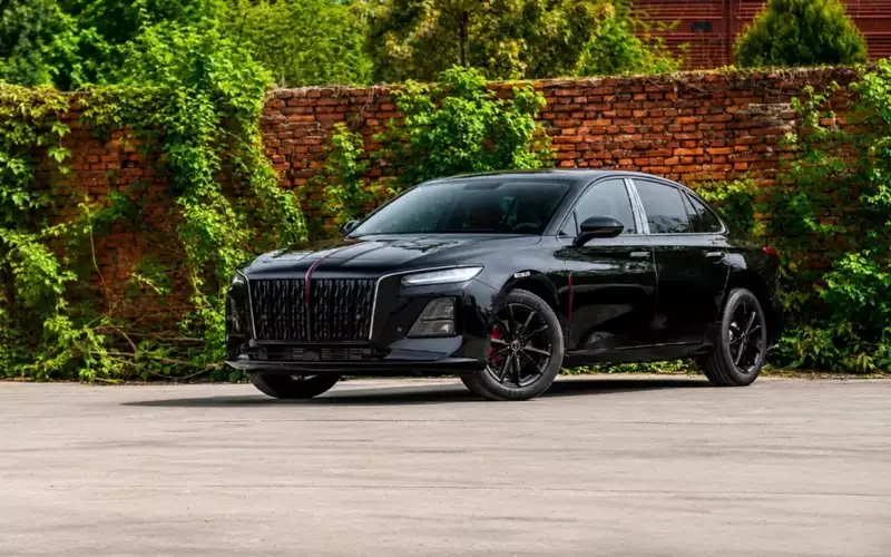 Осенью 2026 года в России стартуют продажи рестайлингового Hongqi H5.