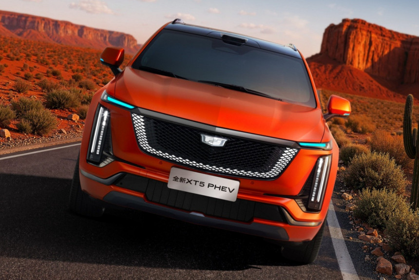 Cadillac рассекретила гибридную модификацию кроссовера XT5