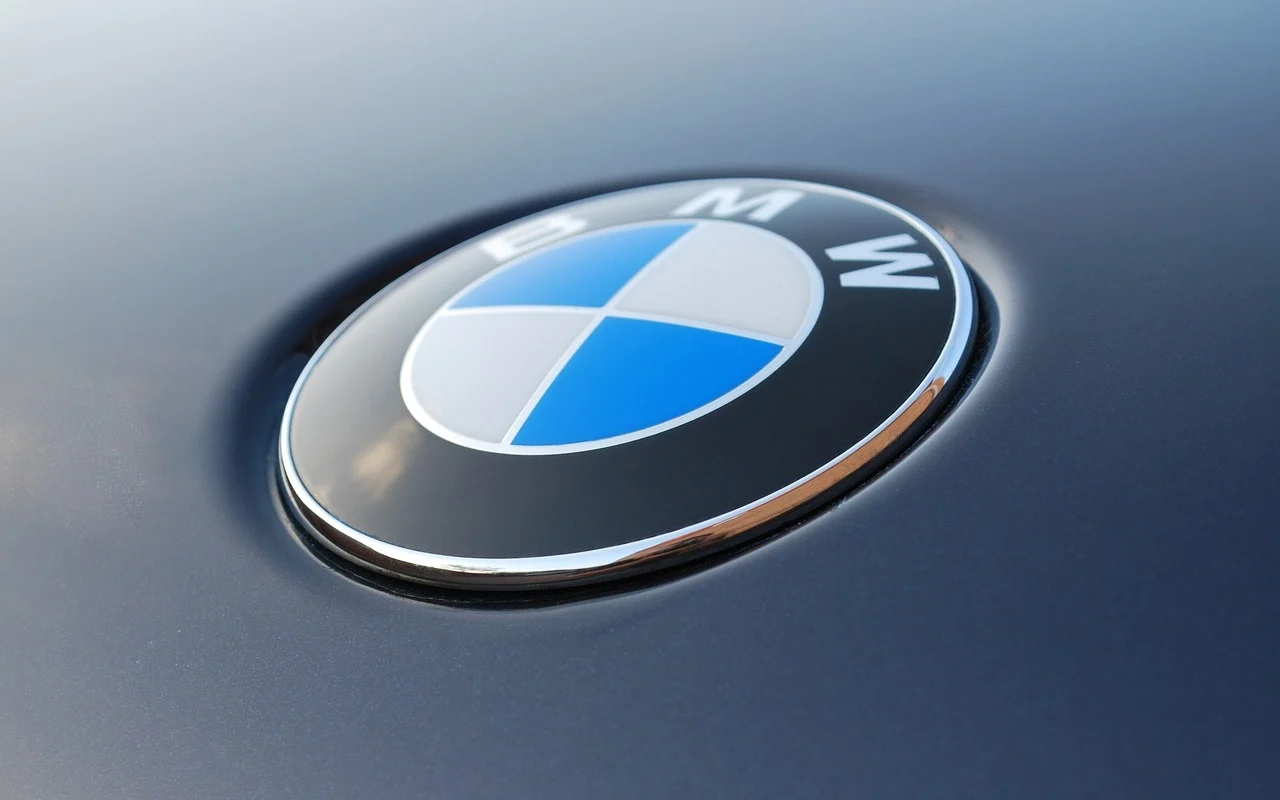 Немецкое патентное ведомство опубликовало заявку BMW на систему, которая заметно упрощает управляемый занос