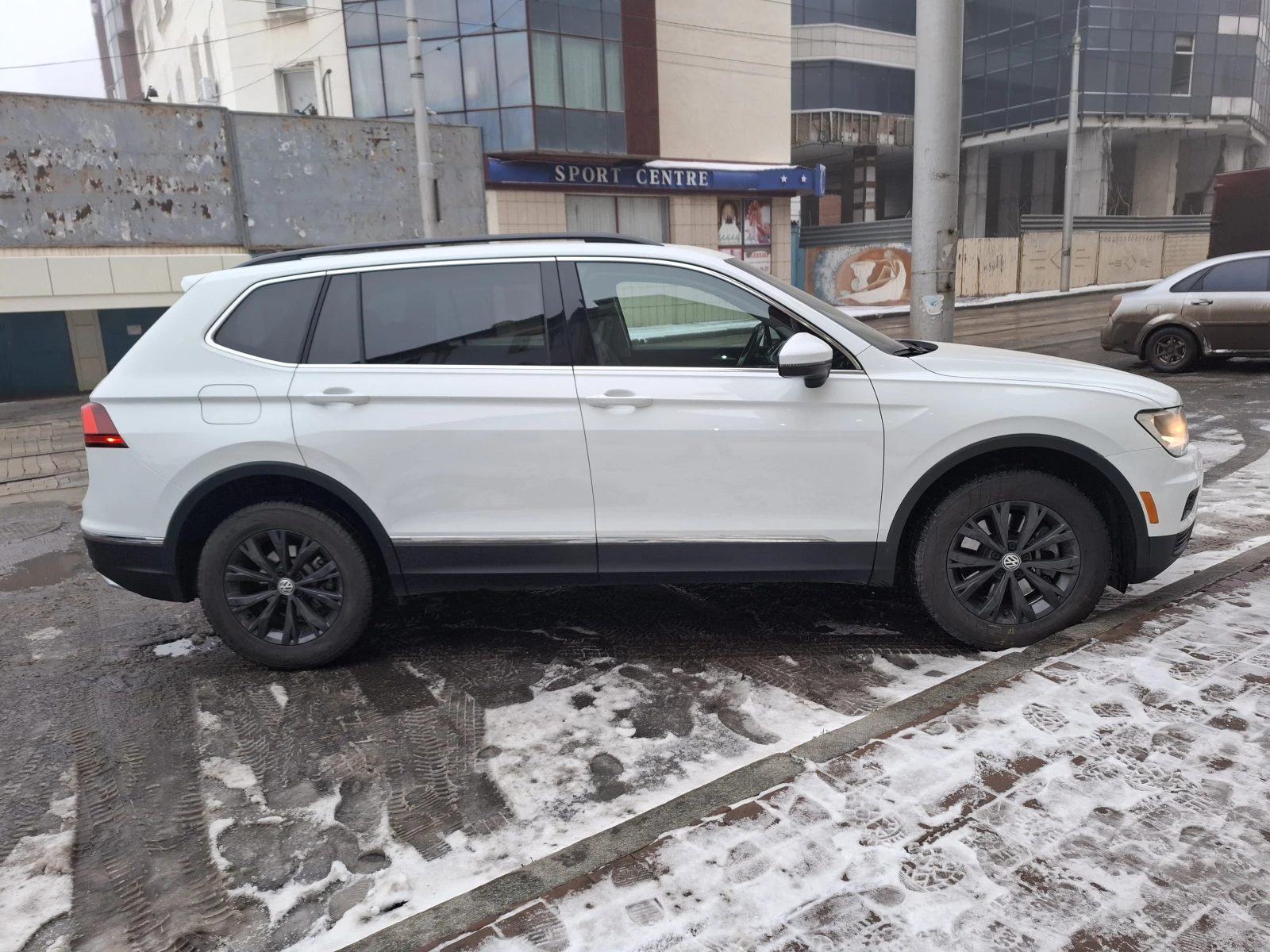 Volkswagen Tiguan, 2018г, передний привод, автомат