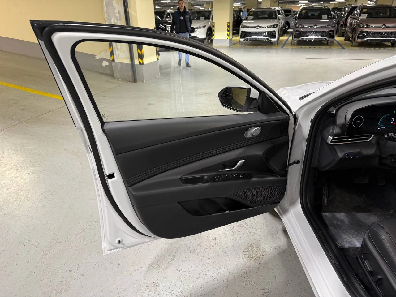 Hyundai Elantra, 2024г., передний привод, вариатор