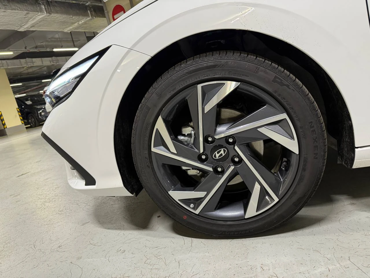 Hyundai Elantra, 2024г., передний привод, вариатор