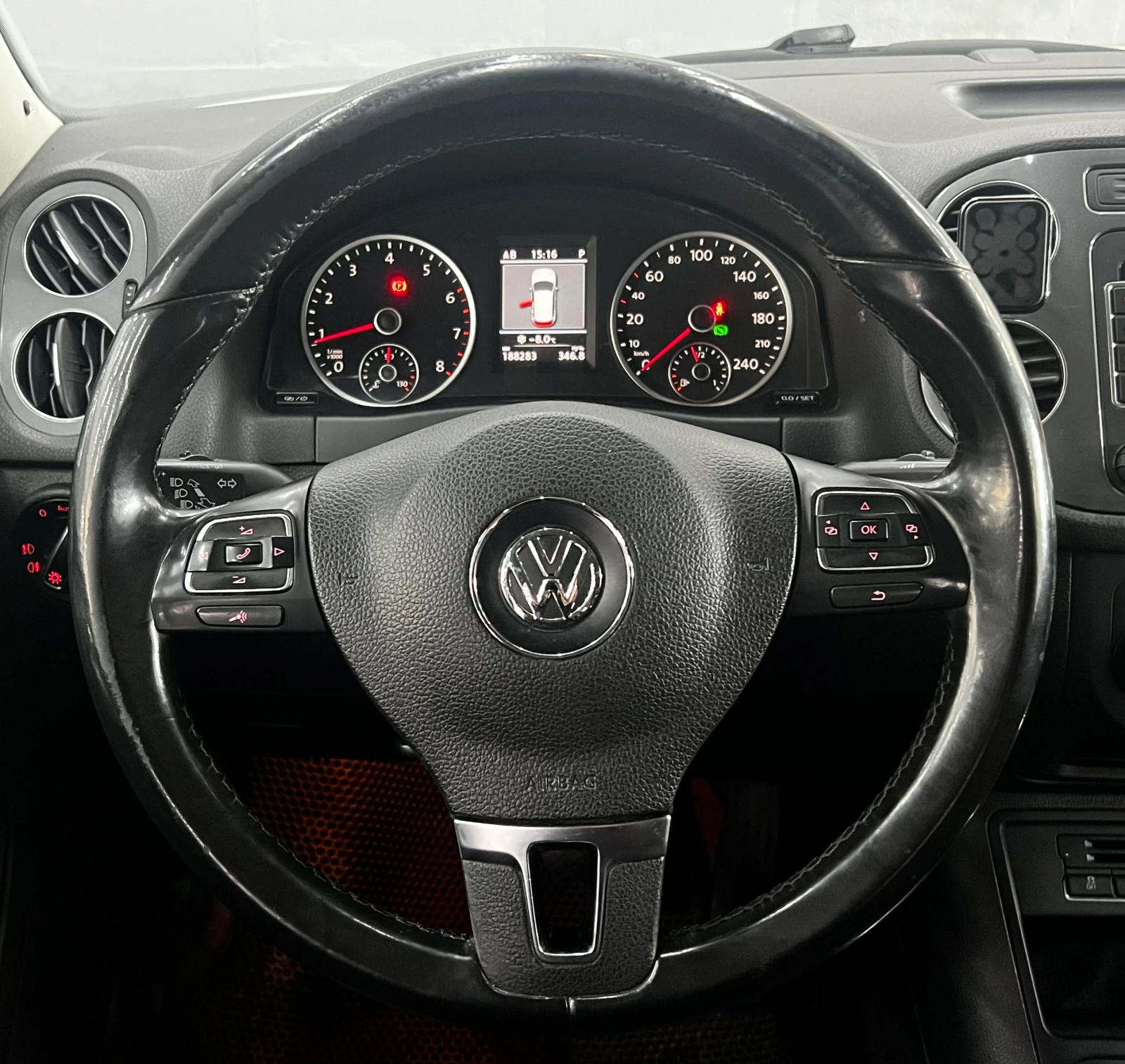 Volkswagen Tiguan, 2013г, полный привод, автомат