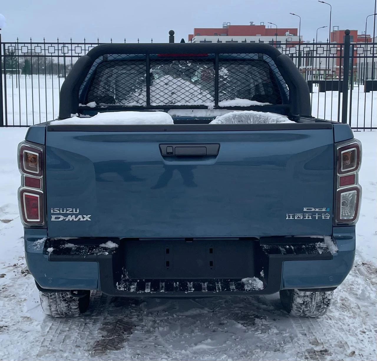 Isuzu D-Max, 2023г, полный привод, автомат