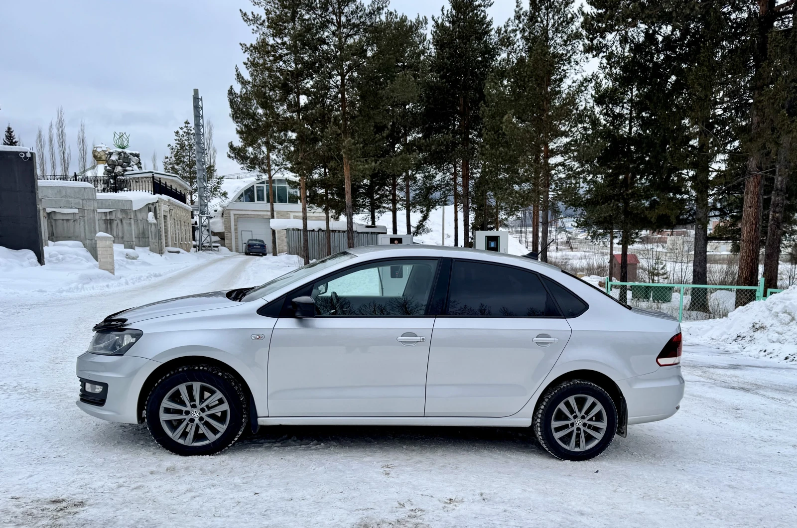 Volkswagen Polo, 2019г, передний привод, механика