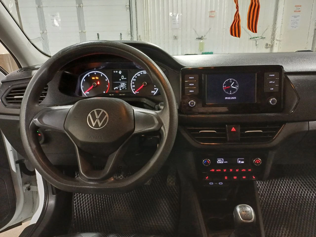 Volkswagen Polo, 2021г, передний привод, механика