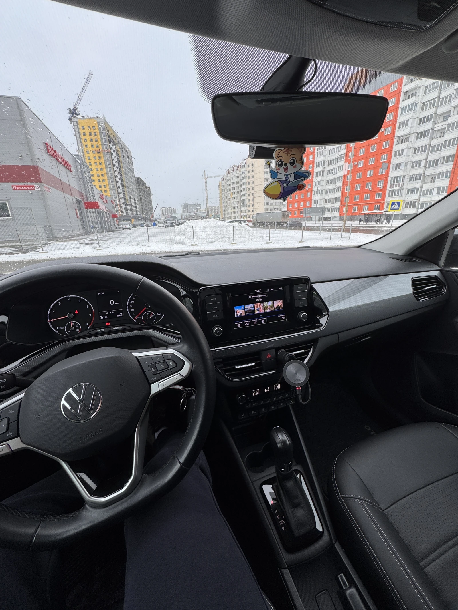 Volkswagen Polo, 2021г, передний привод, робот