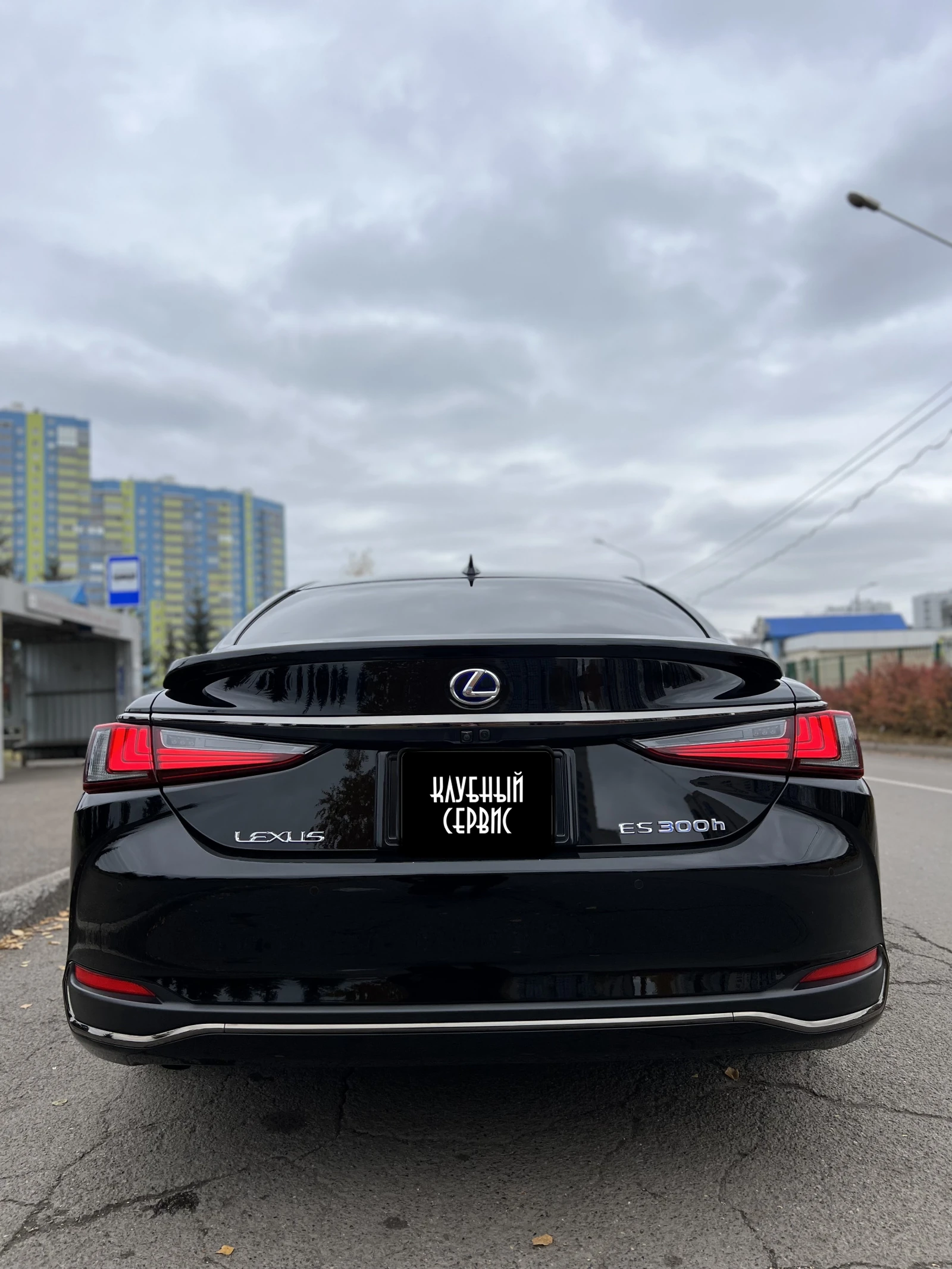 Lexus ES, 2019г, передний привод, вариатор