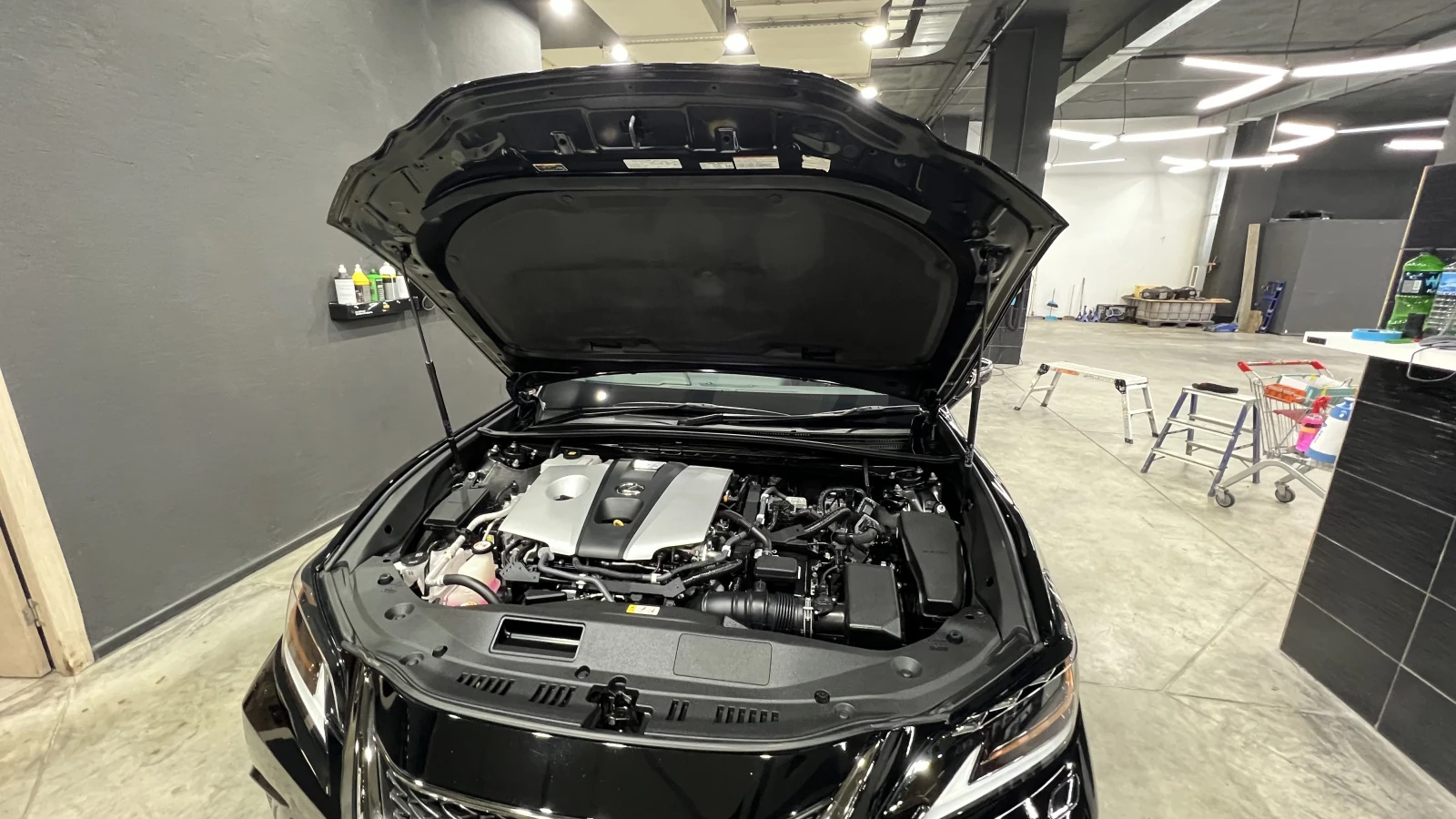 Lexus ES, 2019г, передний привод, вариатор