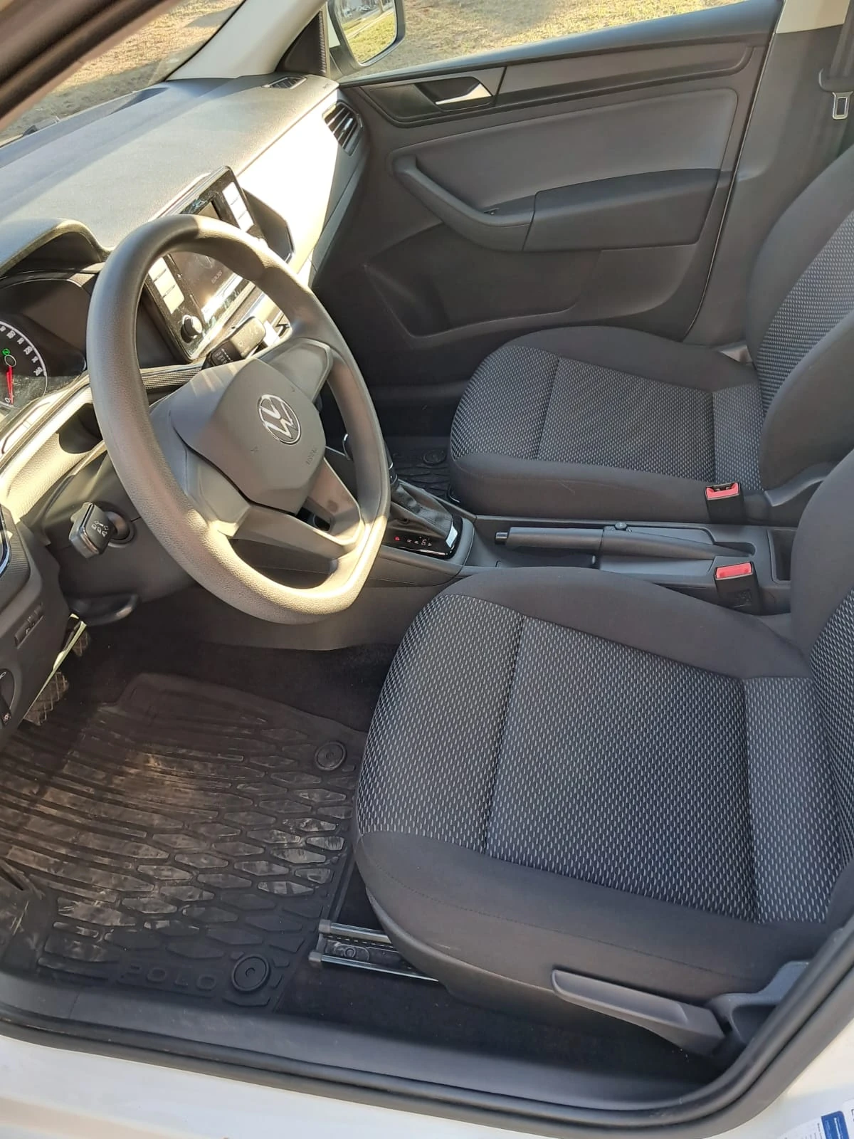 Volkswagen Polo, 2022г, передний привод, автомат