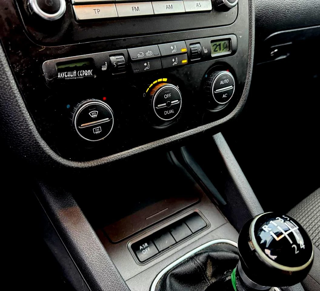 Volkswagen Jetta, 2008г, передний привод, робот