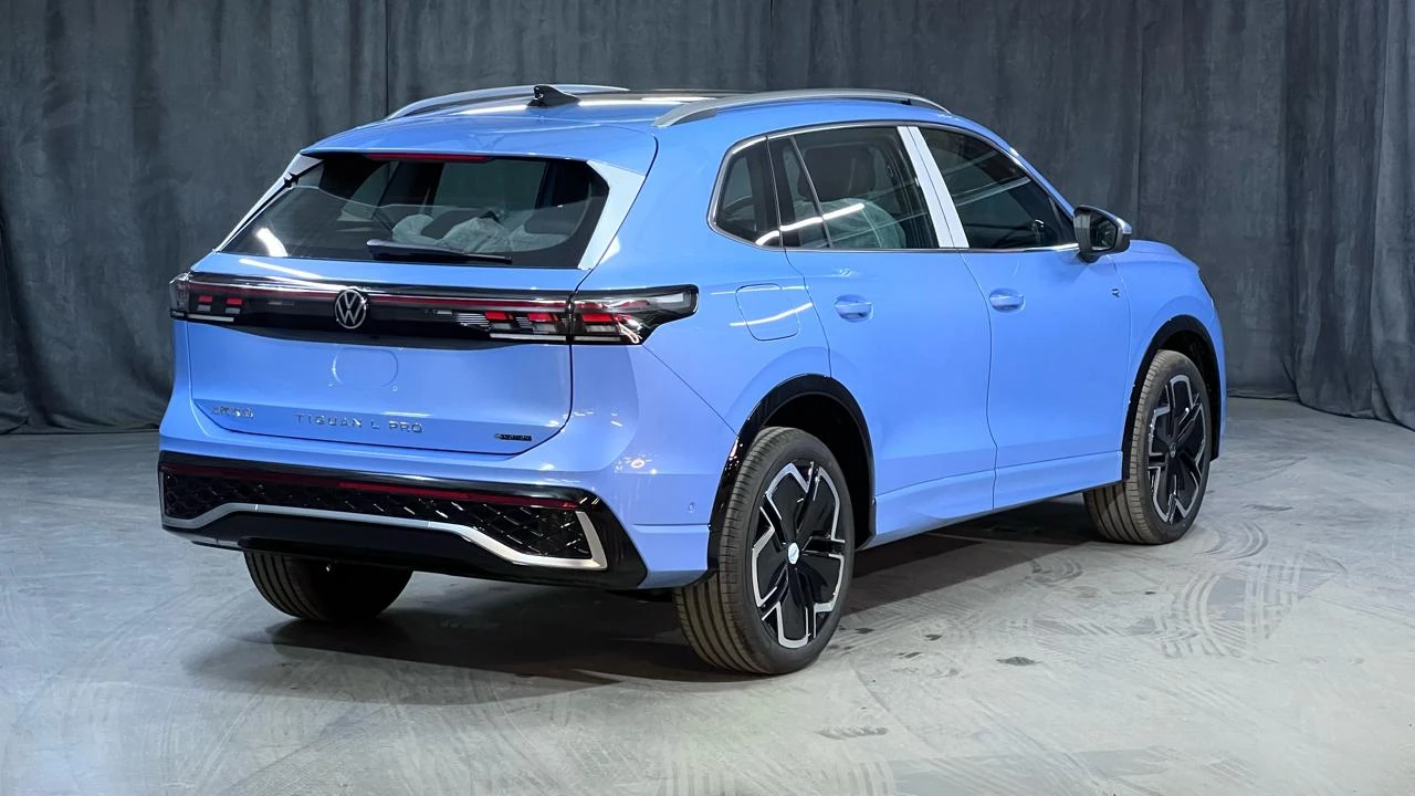 Volkswagen Tiguan, 2024г, полный привод, робот