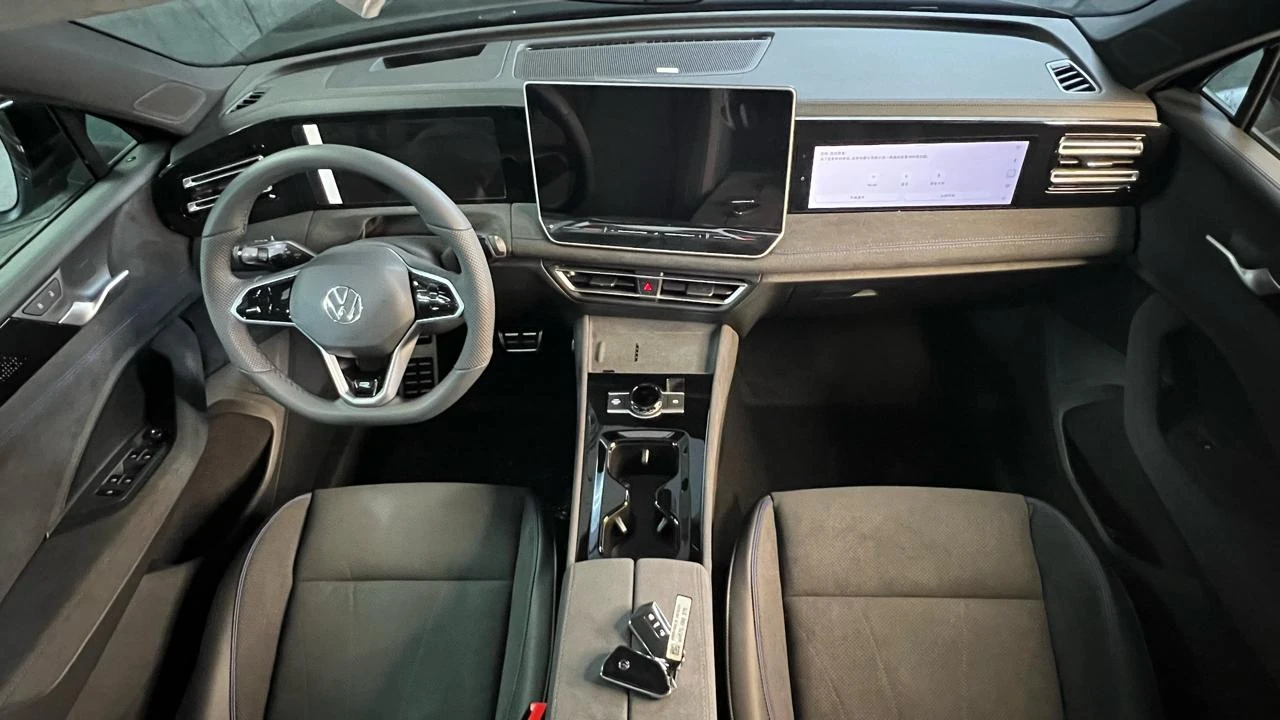 Volkswagen Tiguan, 2024г, полный привод, робот