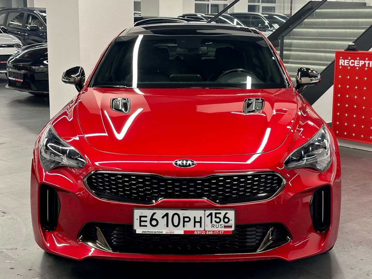 Kia Stinger, 2018г, задний привод, автомат