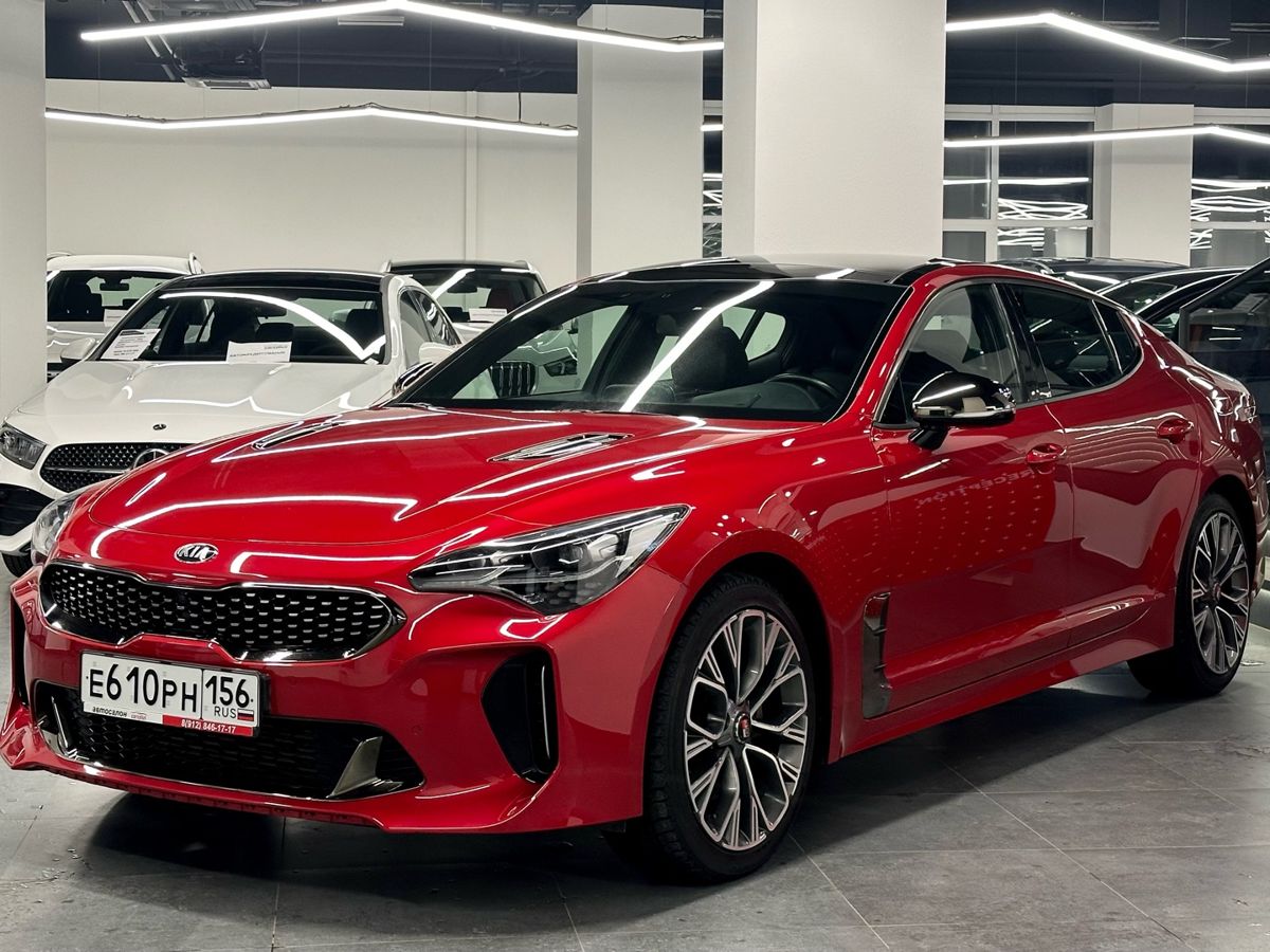 Kia Stinger, 2018г, задний привод, автомат