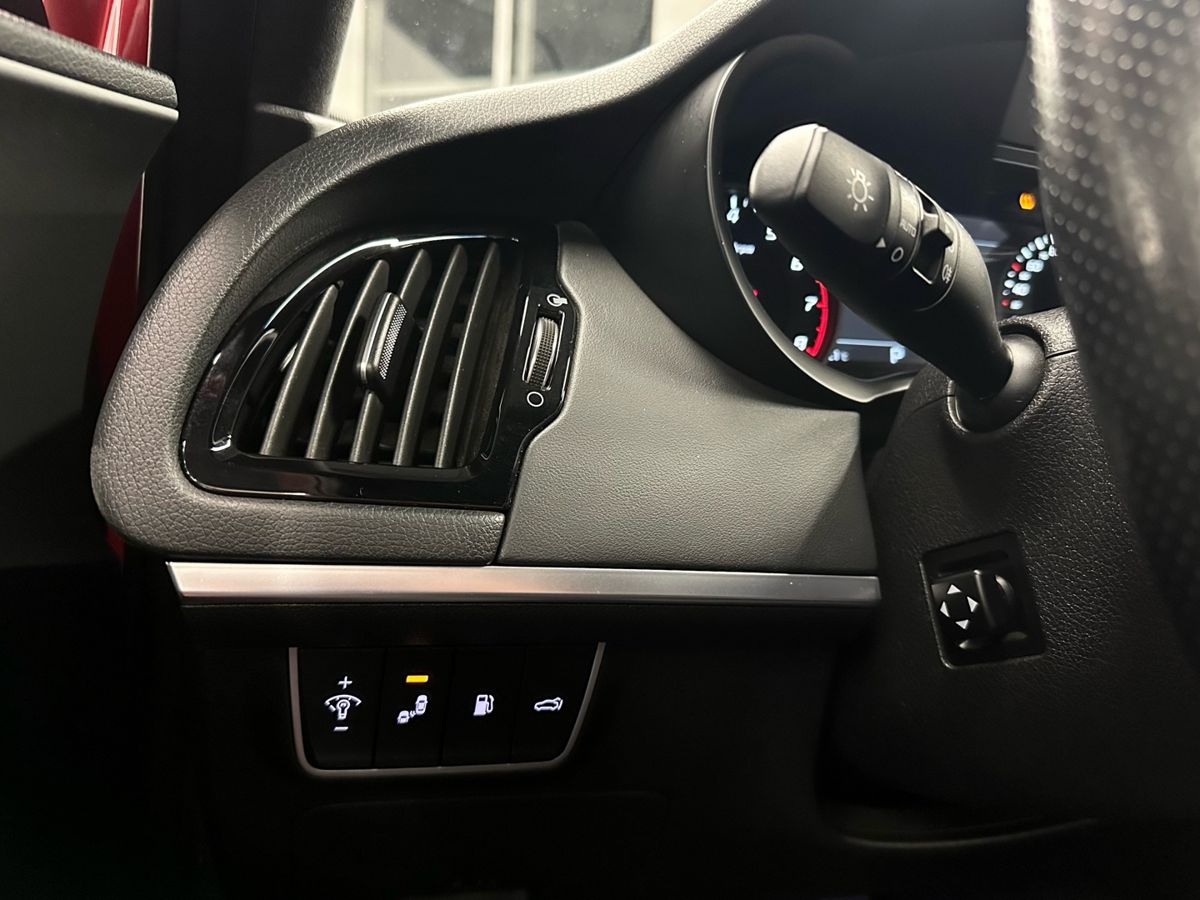 Kia Stinger, 2018г, задний привод, автомат