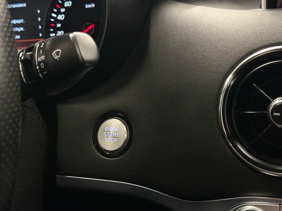 Kia Stinger, 2018г, задний привод, автомат