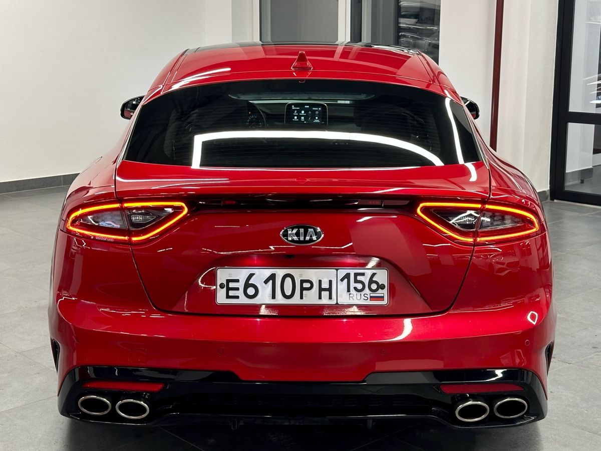 Kia Stinger, 2018г, задний привод, автомат