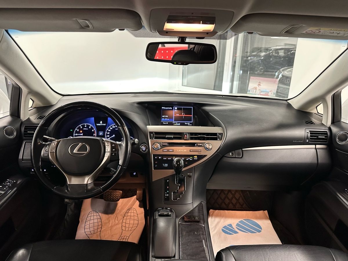 Lexus RX, 2014г, передний привод, автомат