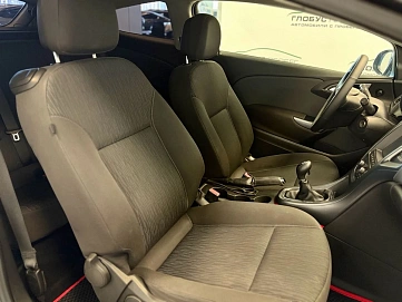 Opel Astra, 2012г., передний привод, механика