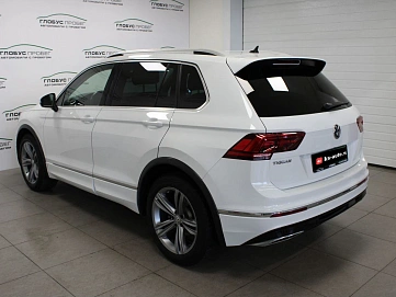 Volkswagen Tiguan, 2019г., полный привод, автомат