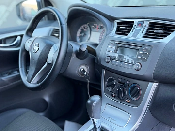 Nissan Sentra, 2015г., передний привод, вариатор