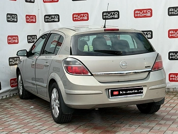 Opel Astra, 2008г., передний привод, механика