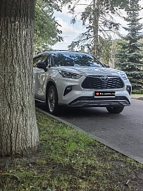 Toyota Highlander, 2022г, полный привод, автомат