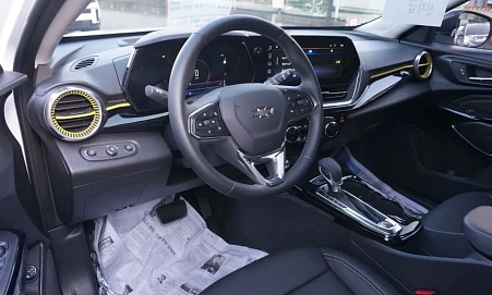 Chevrolet Trax, 2025г., передний привод, автомат