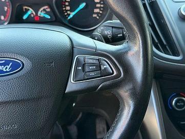 Ford Kuga, 2017г., передний привод, автомат