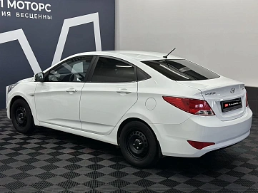 Hyundai Solaris, 2015г., передний привод, автомат