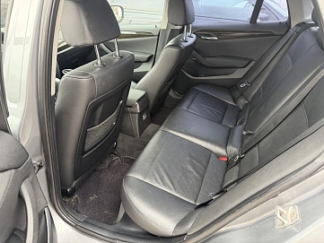 BMW X1, 2011г., передний привод, автомат