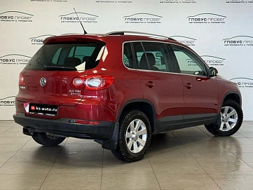 Volkswagen Tiguan, 2011г., полный привод, автомат