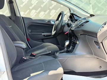 Ford Fiesta, 2015г., передний привод, робот