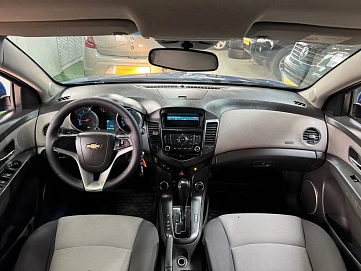 Chevrolet Cruze, 2009г., передний привод, автомат