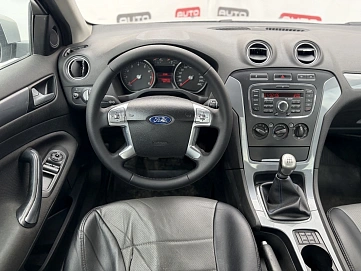 Ford Mondeo, 2013г., передний привод, механика